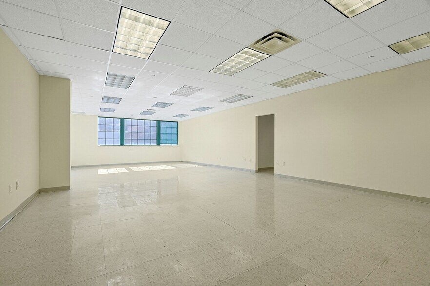 More Photos Of 31 W Broad St, Haverstraw Office For Lease