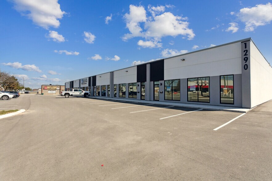 Primary Photo Of 1290 Speers Rd, Oakville Light Distribution For Lease