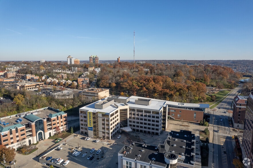More Photos Of 640 Eden Park Dr, Cincinnati Medical For Lease