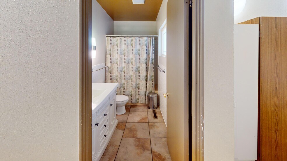 More Photos Of 191 Wyoming St, Lander Office For Sale