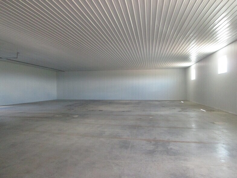 More Photos Of 10 Opportunity Dr, Abbotsford Distribution For Lease