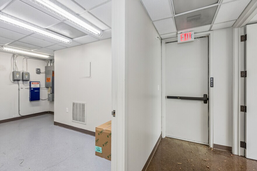 More Photos Of 9630 S Tryon St, Charlotte Bank For Sale