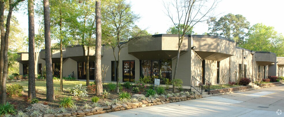 More Photos Of 1110 Kingwood Dr, Kingwood Office For Sale