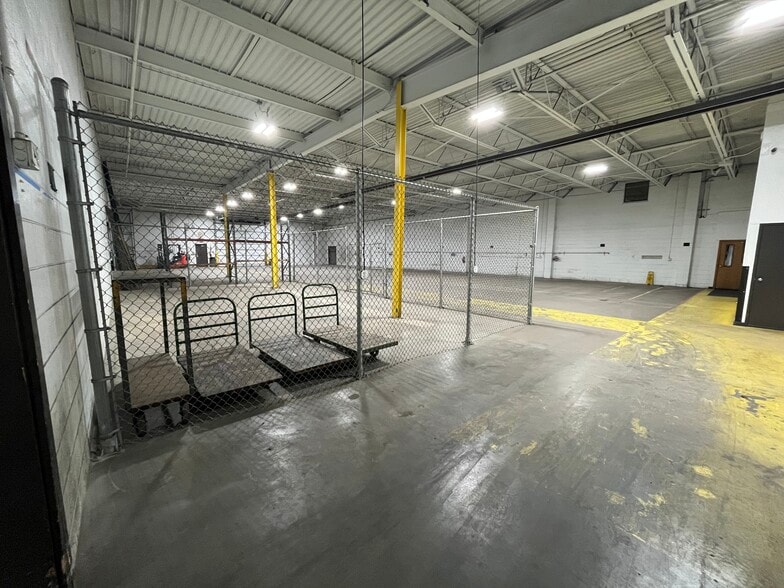 More Photos Of 3443 Military St, Port Huron Warehouse For Sale