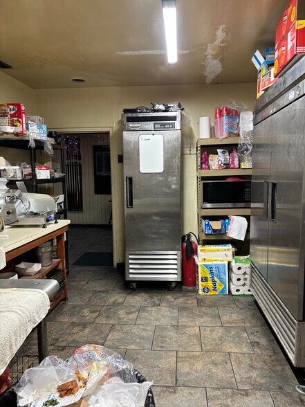 More Photos Of 3921 Edwards Rd, Cincinnati General Retail For Sale