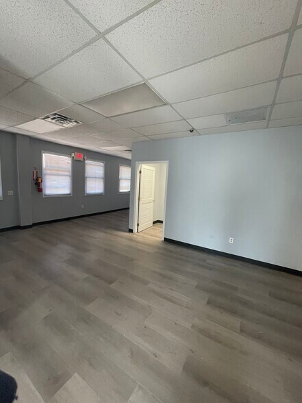 More Photos Of 59 E Mill Rd, Long Valley Office For Sale