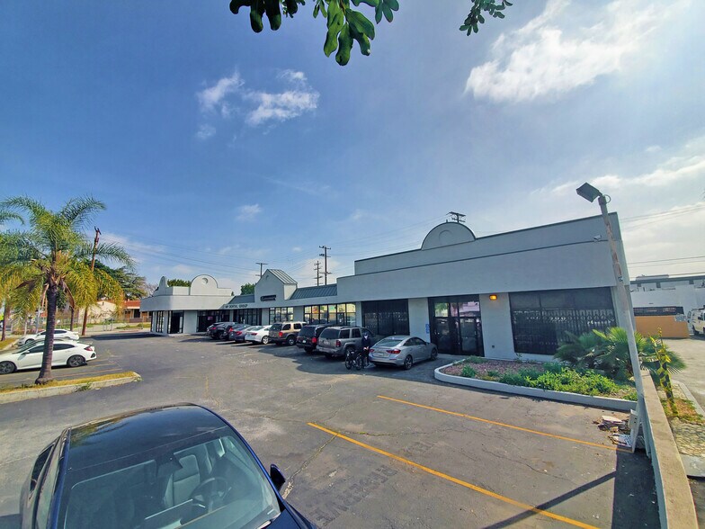 More Photos Of 5800-5812 Pacific Blvd, Huntington Park Office For Sale