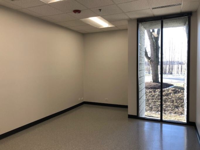 More Photos Of 700 N Rohlwing Rd, Itasca Warehouse For Lease