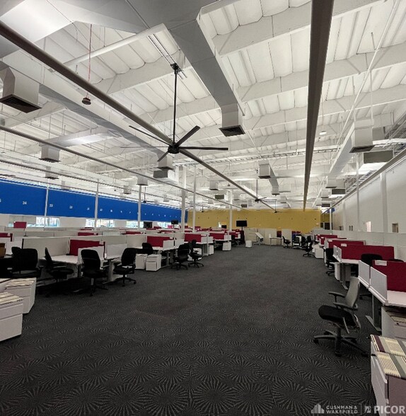 More Photos Of 2700 E Commerce Center Pl, Tucson Research And Development For Lease
