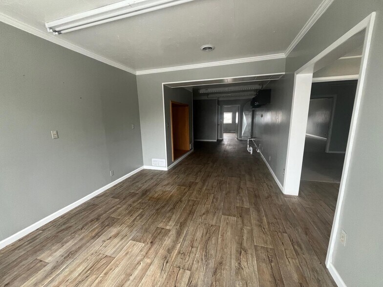 More Photos Of 407 N Main St, Valentine Loft Creative Space For Sale