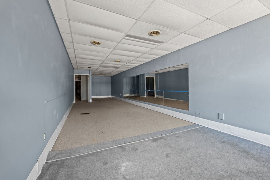 More Photos Of 220-222 S Scales St, Reidsville Storefront Retail Office For Sale