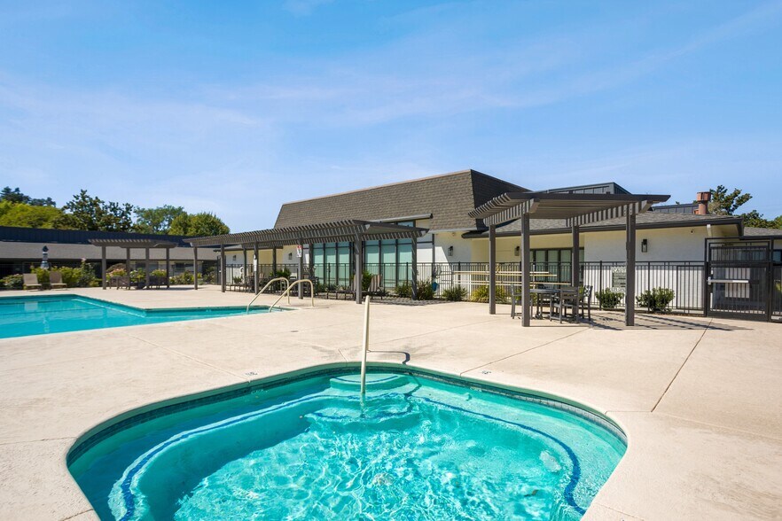 More Photos Of 6546 Auburn Blvd, Citrus Heights Apartments For Sale