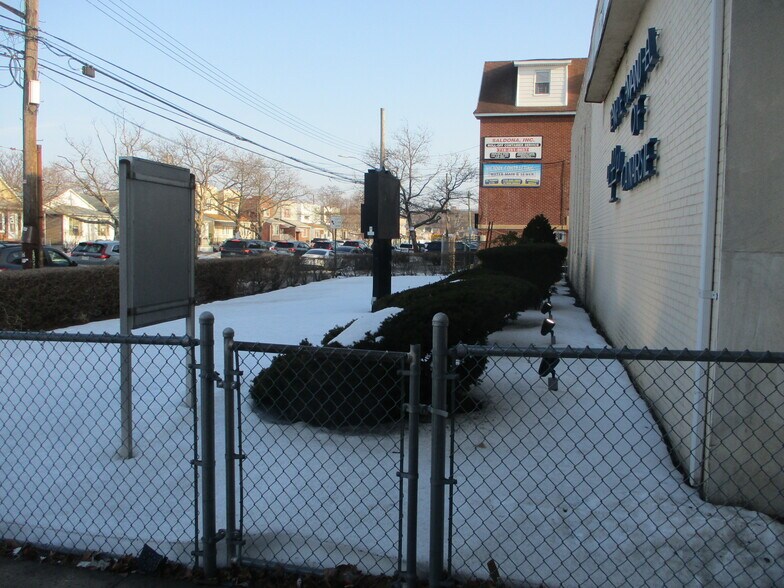 More Photos Of 1880 Rockaway Pky, Brooklyn Specialty For Lease