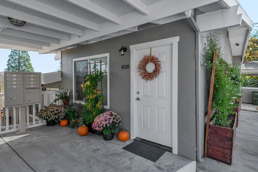 More Photos Of 408 Keller St, Petaluma Apartments For Sale