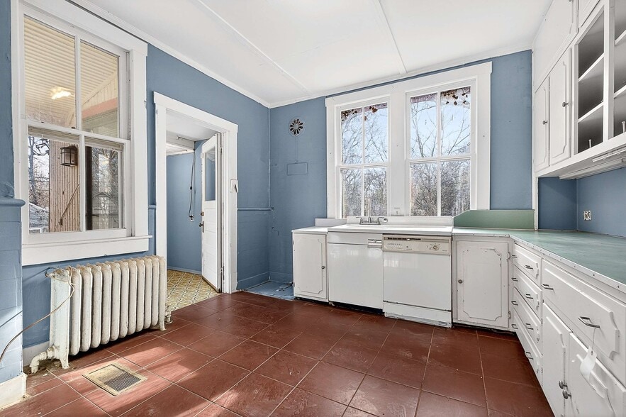 More Photos Of 408 NE Atlantic St, Tullahoma Flex For Sale