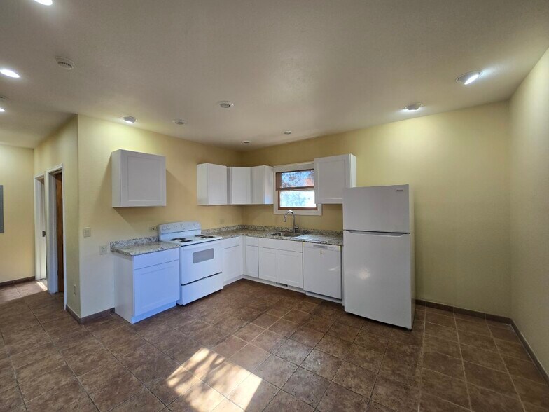 More Photos Of 819 W Gurley St, Prescott Apartments For Sale