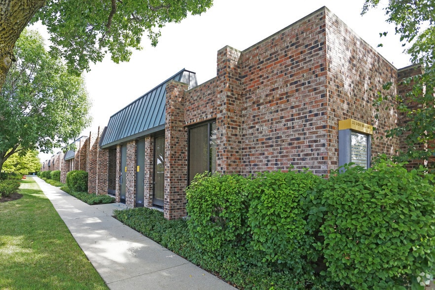 More Photos Of 333 Skokie Blvd, Northbrook Medical For Lease