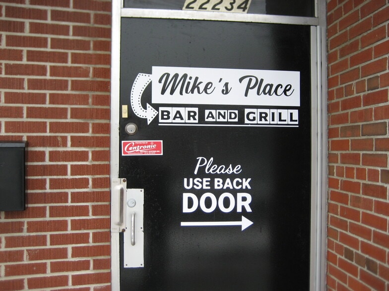 More Photos Of 22234-22238 W Warren Ave, Redford Bar For Sale