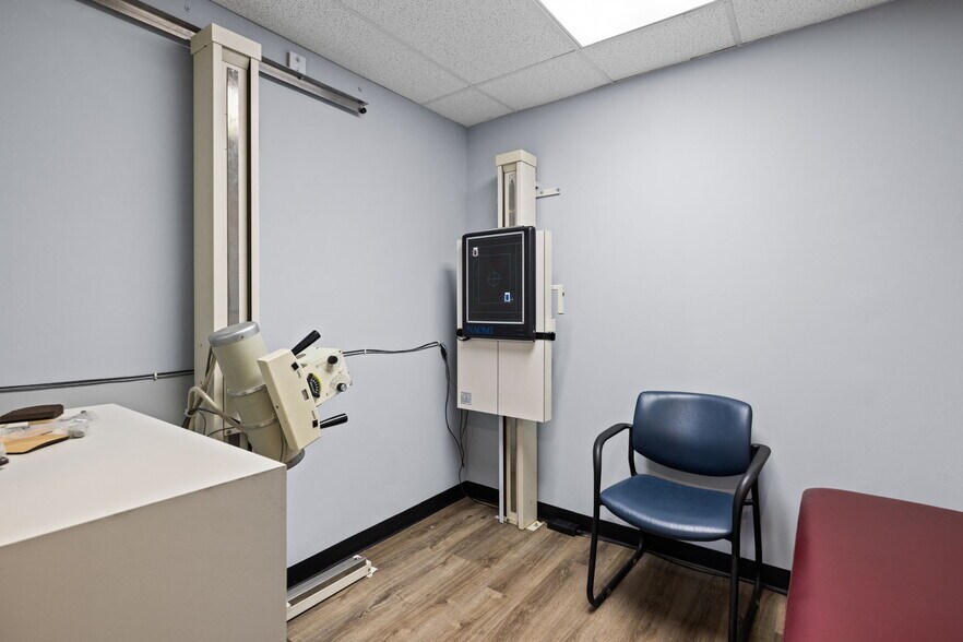 More Photos Of 4171-4193 Crescent Dr, Saint Louis Medical For Sale