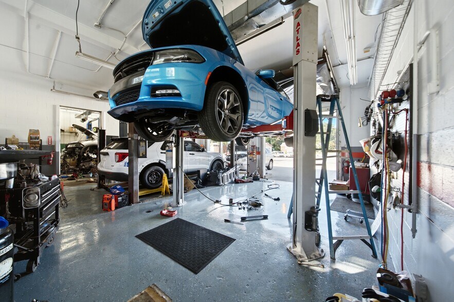More Photos Of 1201 Broad River Rd, Columbia Auto Repair For Sale