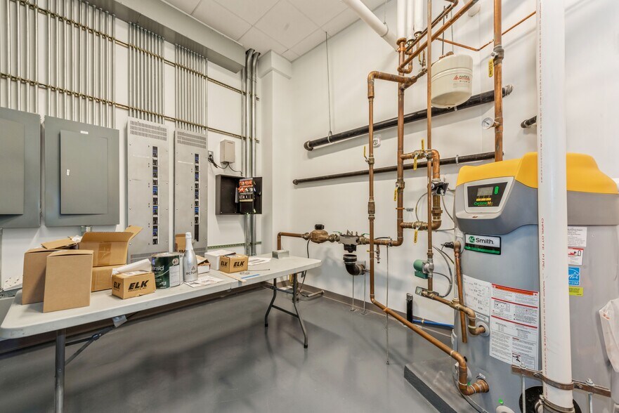 More Photos Of 511 Ocean Ave, Massapequa Office For Lease