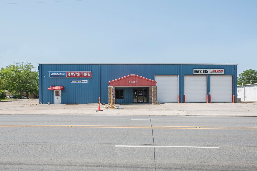 More Photos Of 1903 Cypress St, West Monroe Auto Repair For Sale