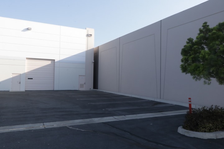 More Photos Of 2816 Columbia St, Torrance Light Distribution For Lease