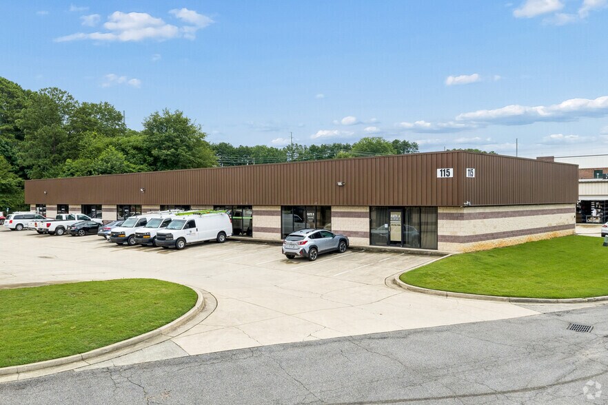 More Photos Of 105 Enterprise Dr, Cumming Unknown For Lease
