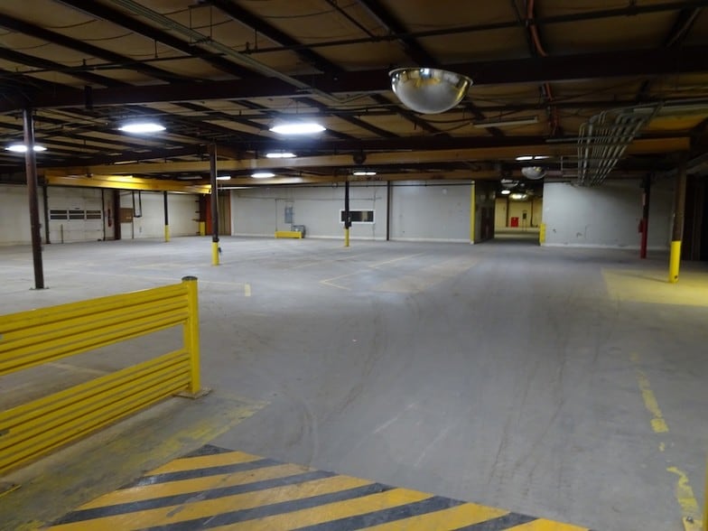 More Photos Of 1409 E Highway 350, Big Spring Industrial For Sale