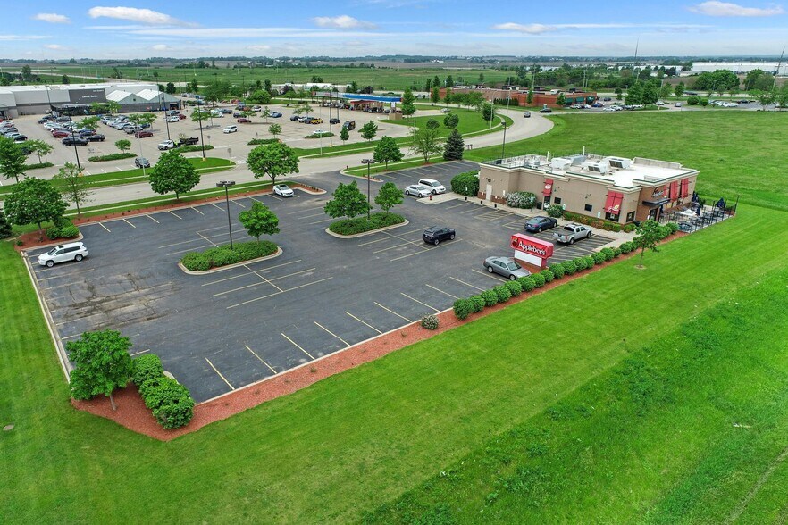 More Photos Of 2126 Gateway Ctr, Belvidere Restaurant For Sale