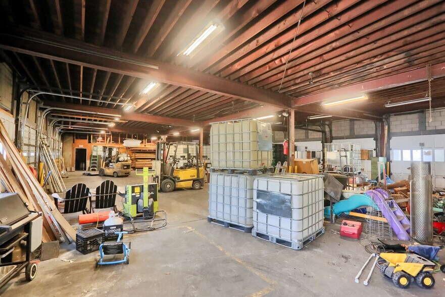 More Photos Of 98 Sproul St, McKees Rocks Truck Terminal For Sale