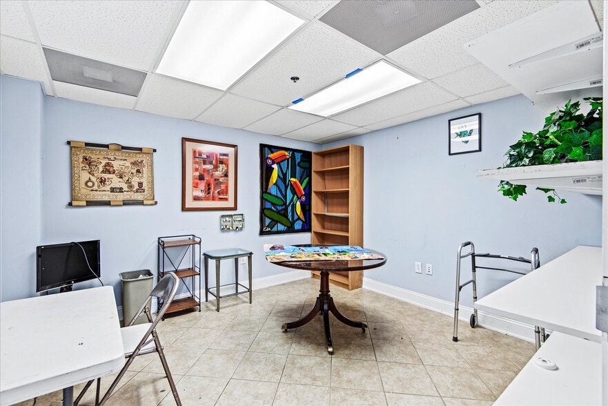 More Photos Of 100 Taylor St, Colonial Beach Storefront Retail Office For Sale