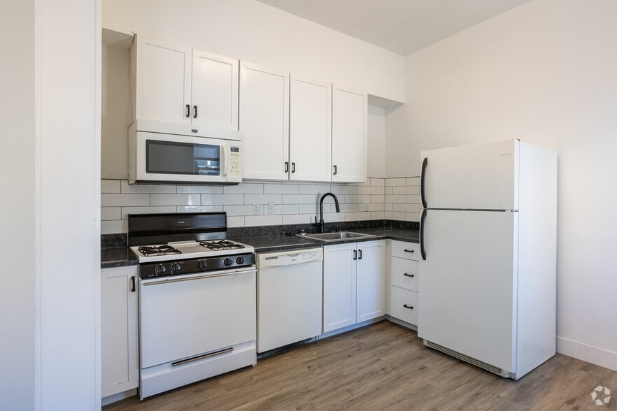 More Photos Of 2031-2033 Curtis St, Denver Apartments For Lease