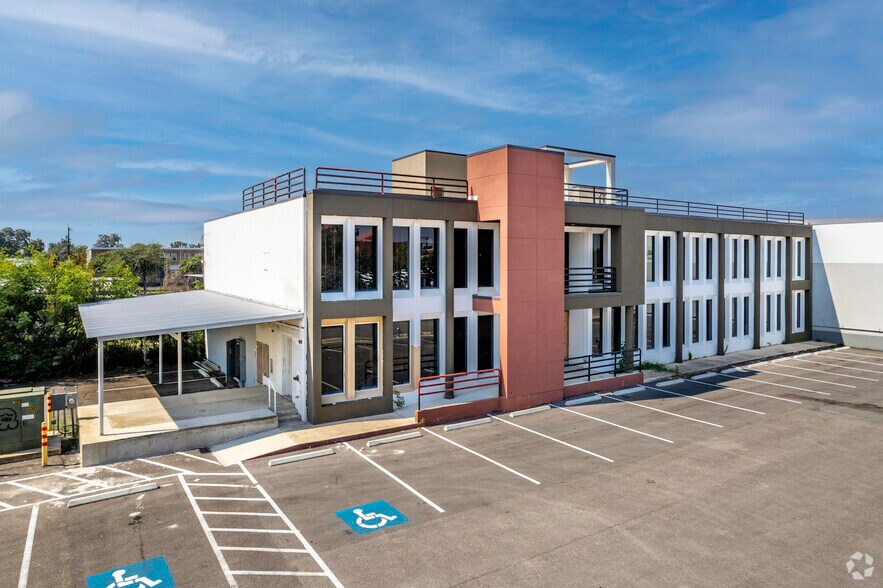 Primary Photo Of 1964 S Alamo St, San Antonio Loft Creative Space For Sale