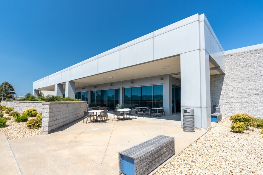 More Photos Of 5001 Meadowland Pky, Marion Office For Sale