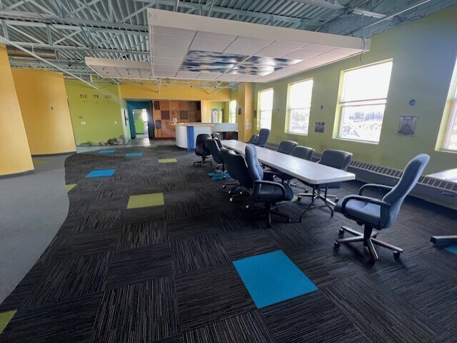 More Photos Of 18222 Lanken Ave, Cleveland Manufacturing For Lease
