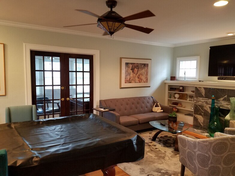 More Photos Of 5684 Main St, Williamsville Loft Creative Space For Sale