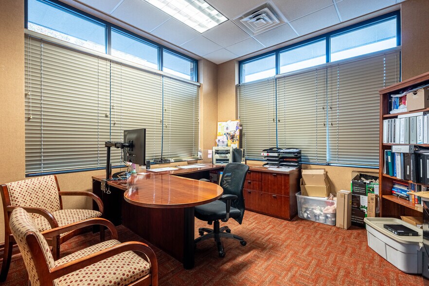 More Photos Of 16105 S La Grange Rd, Orland Park Medical For Lease