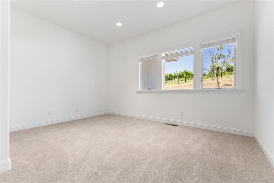 More Photos Of 4076-4080 Old Redwood Hwy, Santa Rosa Winery Vineyard For Sale