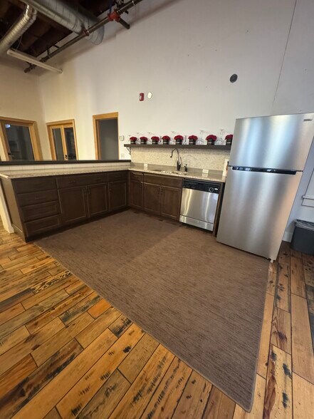 More Photos Of 811 W 2nd Ave, Spokane Office For Sale