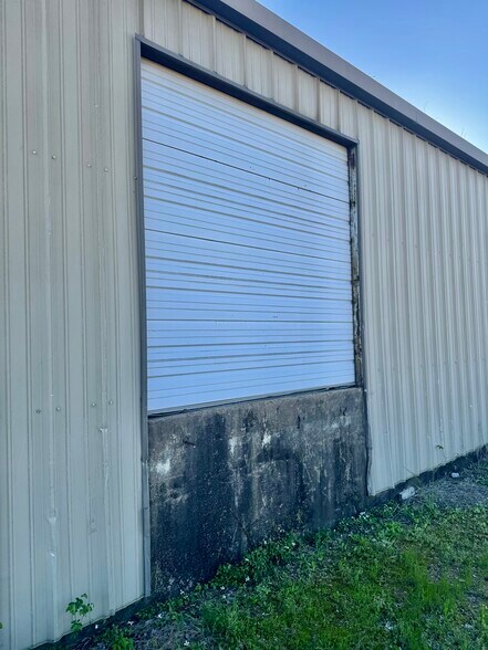 More Photos Of 2190 S Church St, Paris Warehouse For Sale