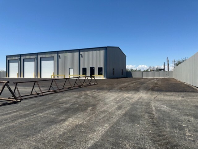 More Photos Of 4424 W 8th St, Odessa Industrial For Lease