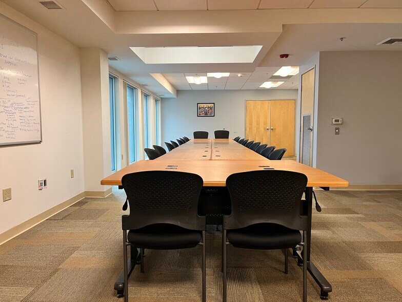 More Photos Of 2727 W Alameda Ave, Burbank Medical For Lease