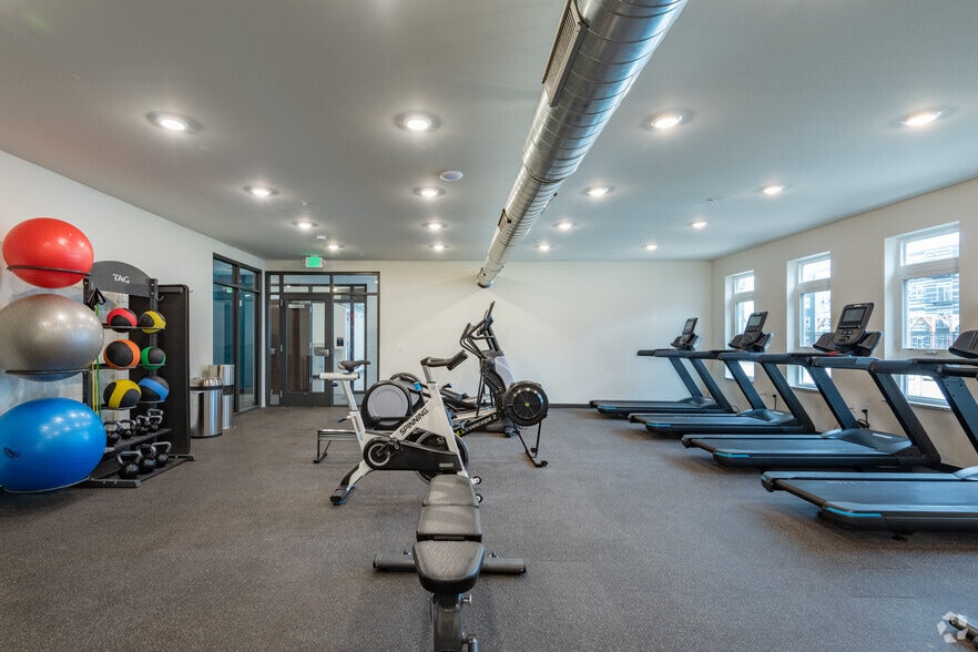 More Photos Of 1482 S 84th St, West Allis Apartments For Lease