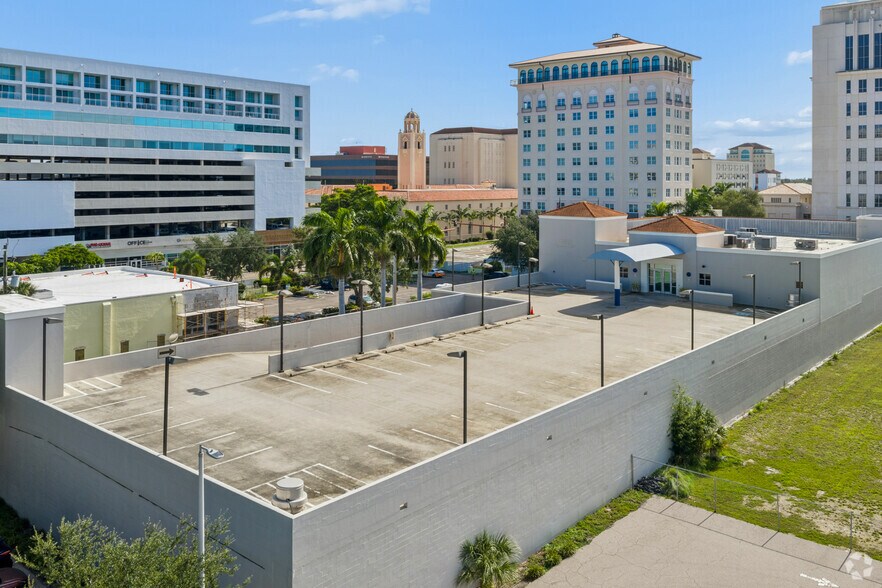 More Photos Of 1970 Golf St, Sarasota Medical For Lease