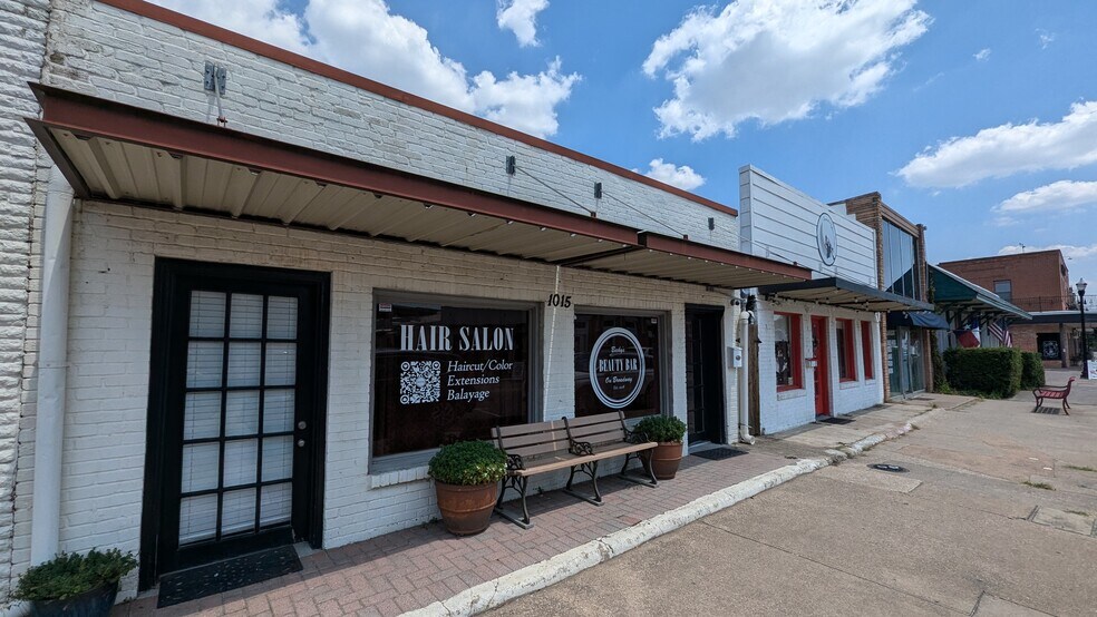 More Photos Of 1015 S Broadway St, Carrollton Storefront For Sale