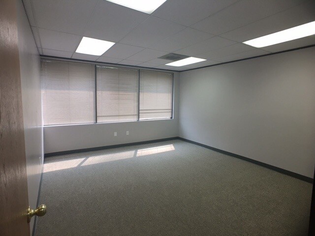 More Photos Of 2200 E 104th Ave, Thornton Office For Lease