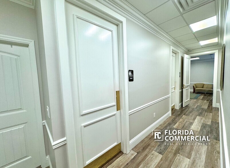 More Photos Of 2300 SE Monterey Rd, Stuart Office For Sale