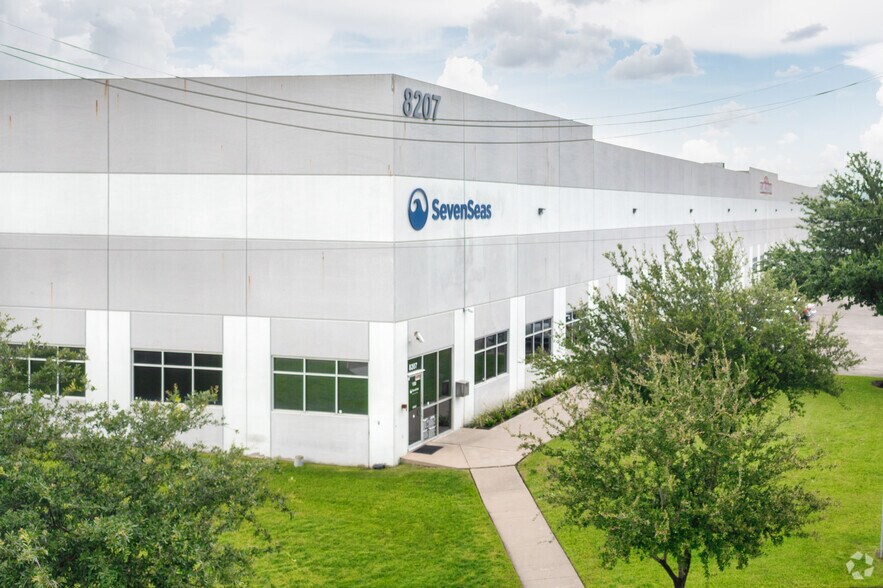 Primary Photo Of 8207 North Loop E, Houston Distribution For Lease
