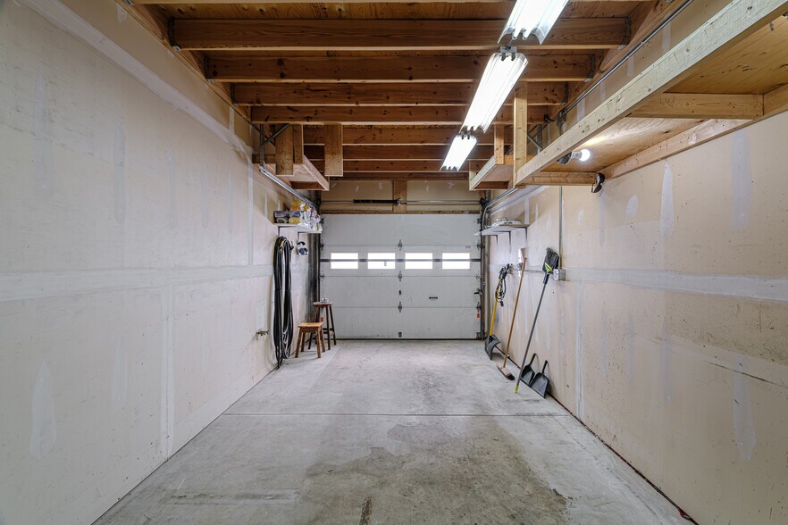 More Photos Of 316 Queensway W, Simcoe Storefront Retail Office For Sale